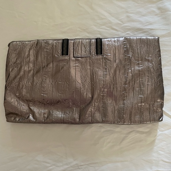 Matt &Nat clutch. - Picture 3 of 4